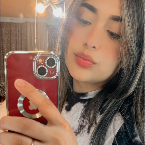 Meet your Posher, Beatriz - Picture 1 of 1